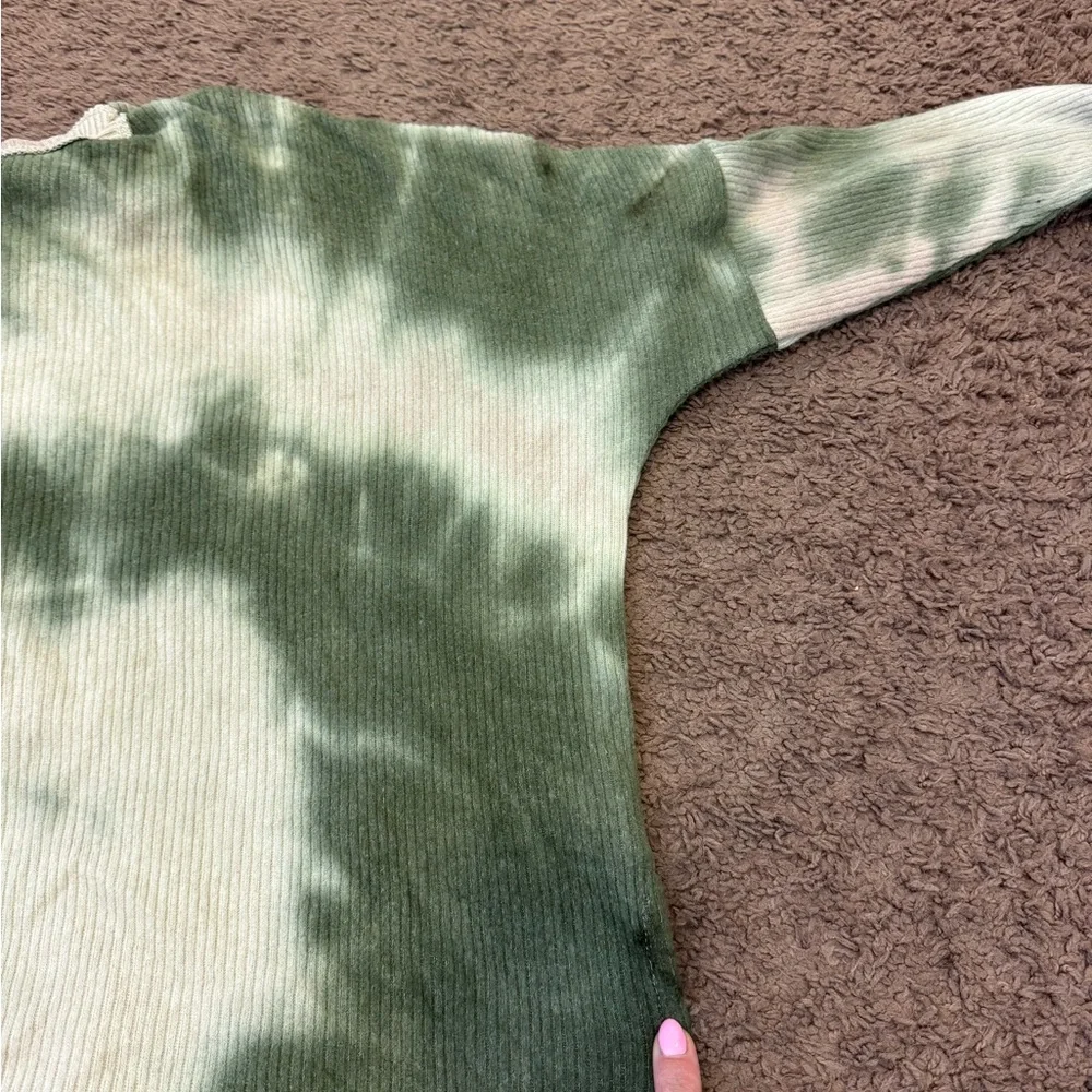2 FOR $20 StatusChenault Oversized Cowl Neck Sweater Hi-Low Tie Dye Green XS NEW - Picture 11 of 11